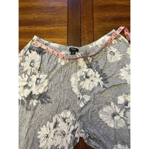 Simply Vera Wang Gray Floral Pajama Pants XL Sleepwear Lounge Soft Crop Capris - Picture 7 of 8